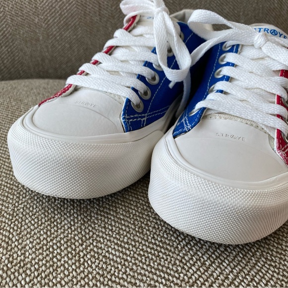 Straye Logan Lace Up Patriotic Sneaker in Red, White, and Blue. Size 3. EUC. - Picture 3 of 15